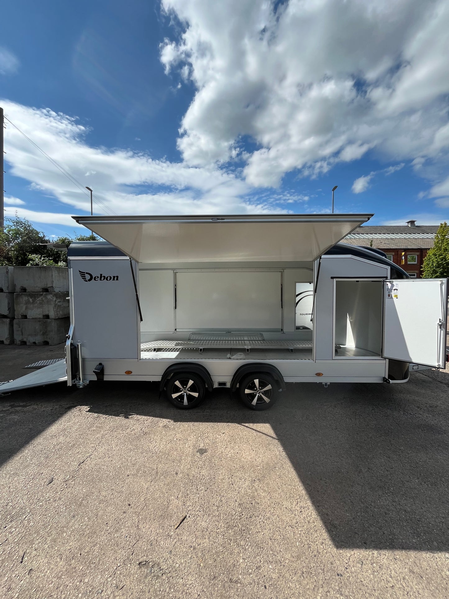 Debon C1000 Car Transporter Trailer – Heavy-Duty, Lightweight & Built to Perform