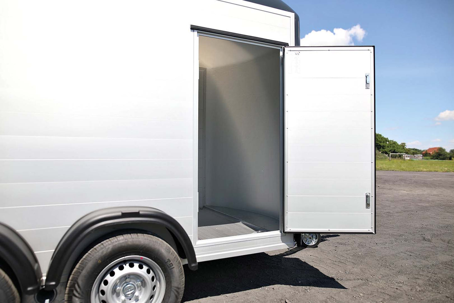 Debon C700 Box Trailer | Large Lightweight Enclosed Cargo Trailer for Sale