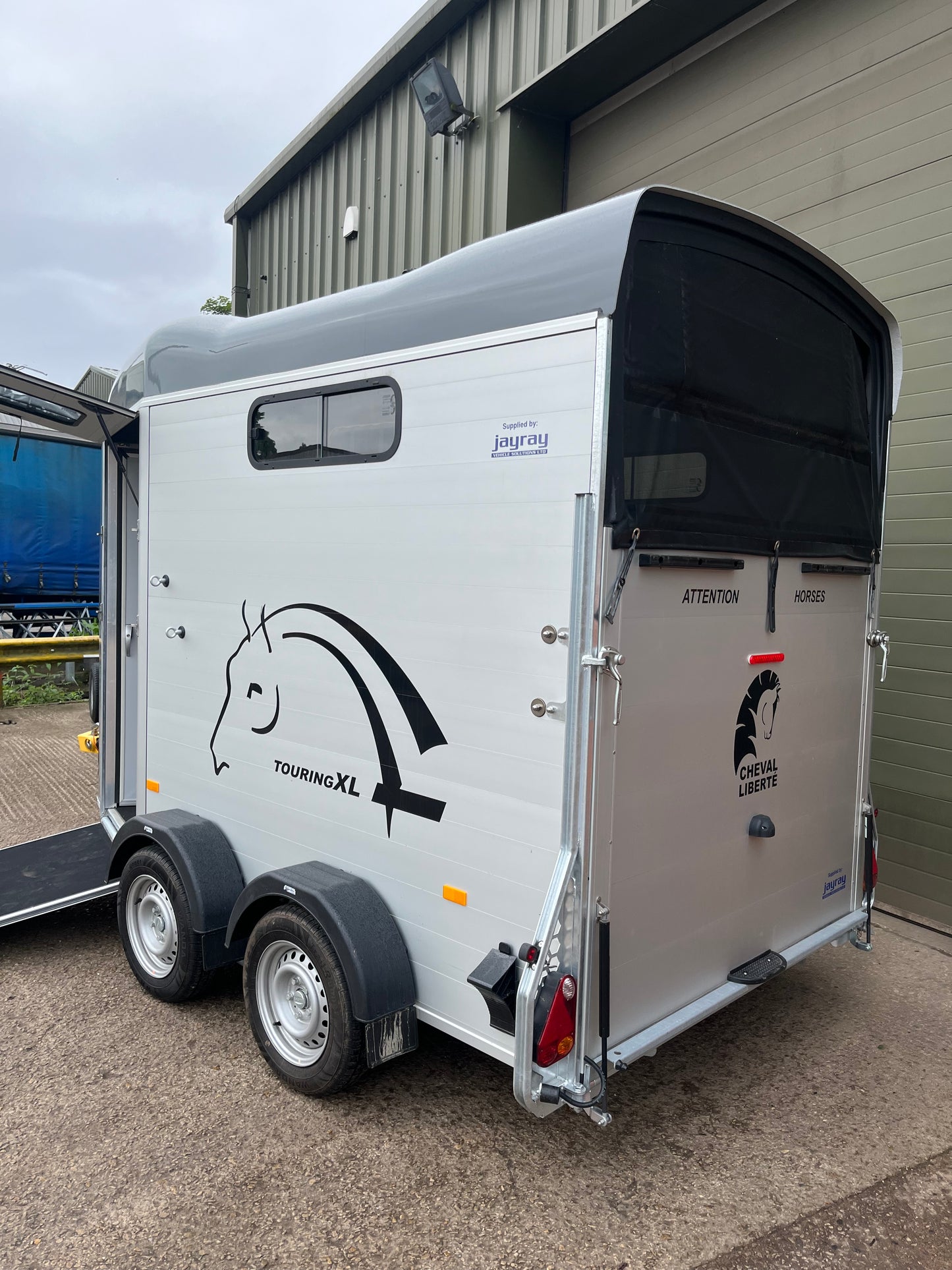 Cheval Liberté Touring Country XL Horse Trailer