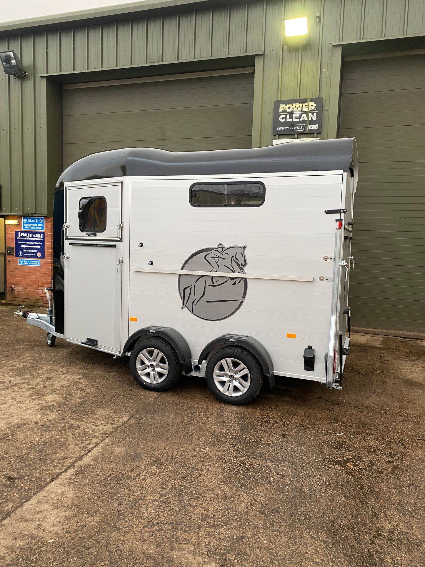 Cheval Liberté Touring Country XL Horse Trailer