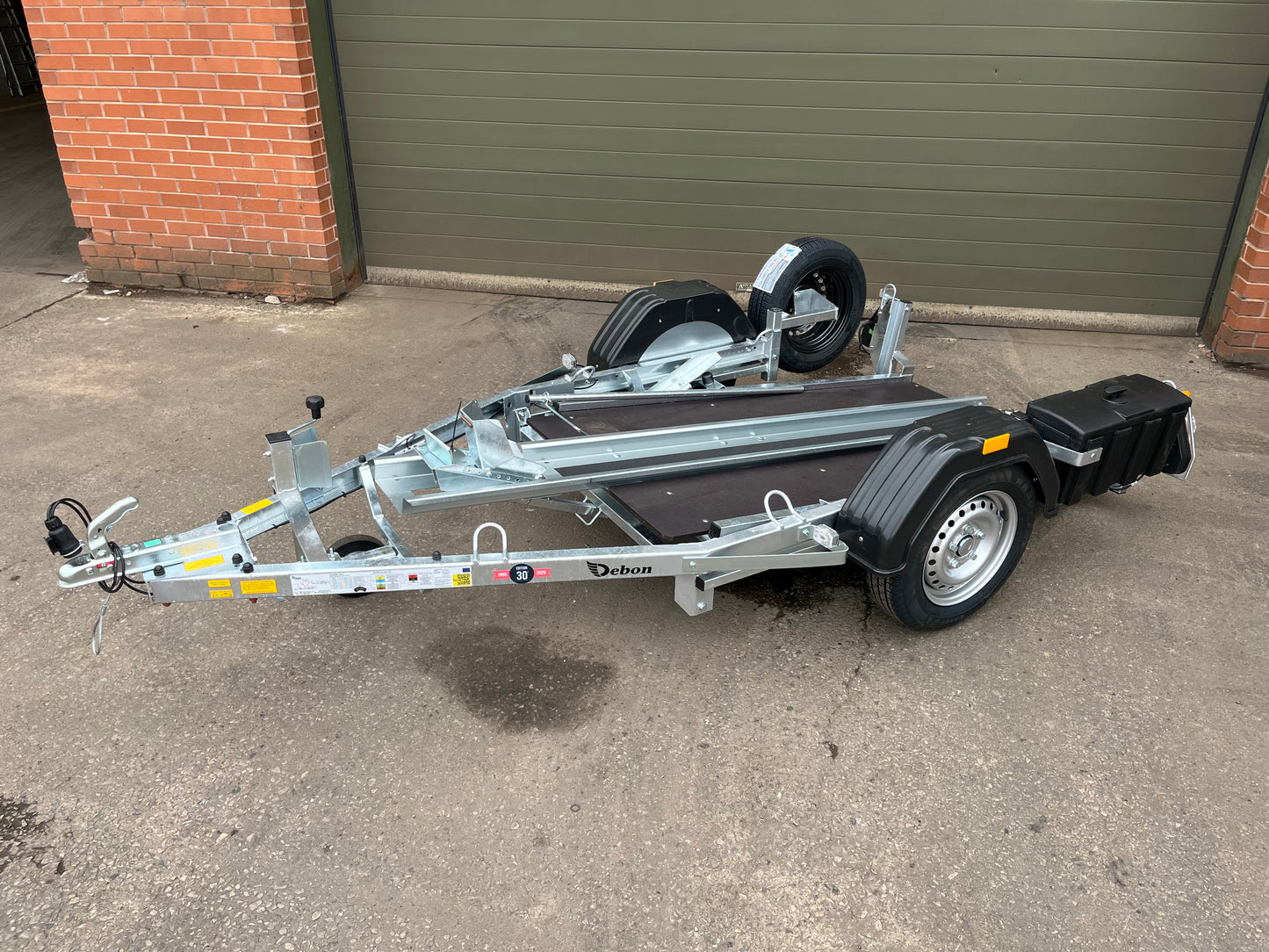 Debon MOTO 1 Motorcycle Trailer – Premium Motorcycle Trailer for Safe, Easy Transport