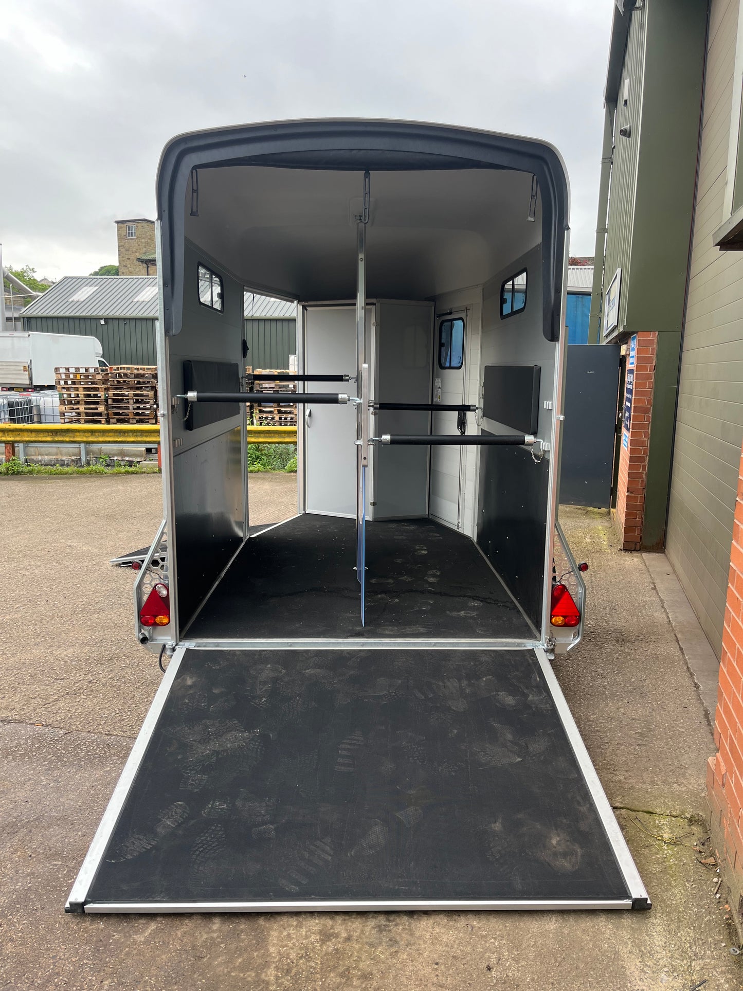 Cheval Liberté Touring Country XL Horse Trailer