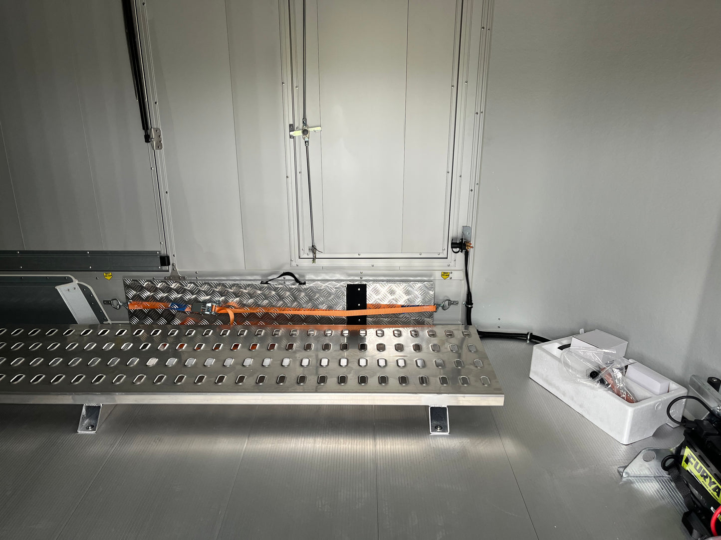 Debon C2000 Car Transporter Trailer