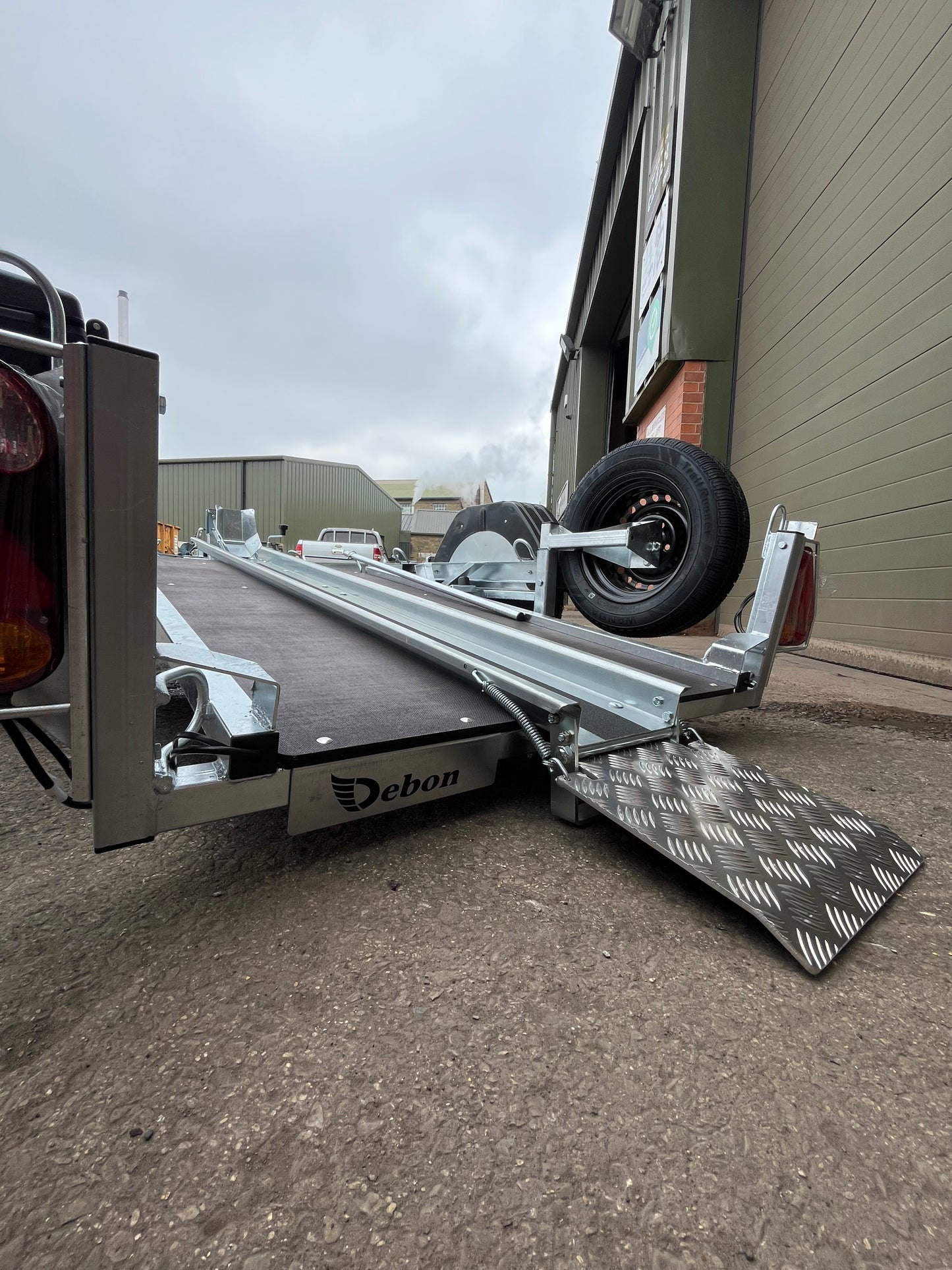 Debon MOTO 1 Motorcycle Trailer – Premium Motorcycle Trailer for Safe, Easy Transport
