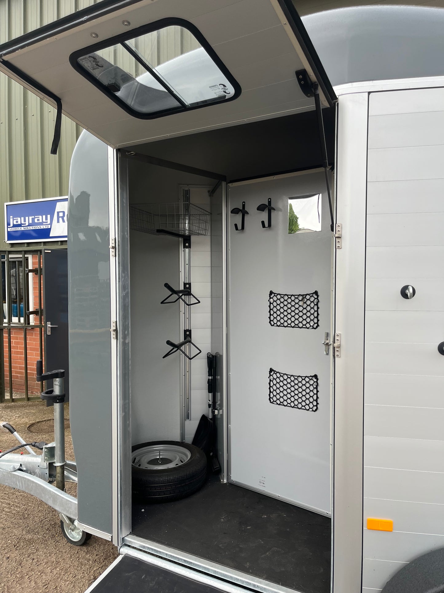 Cheval Liberté Touring Country XL Horse Trailer