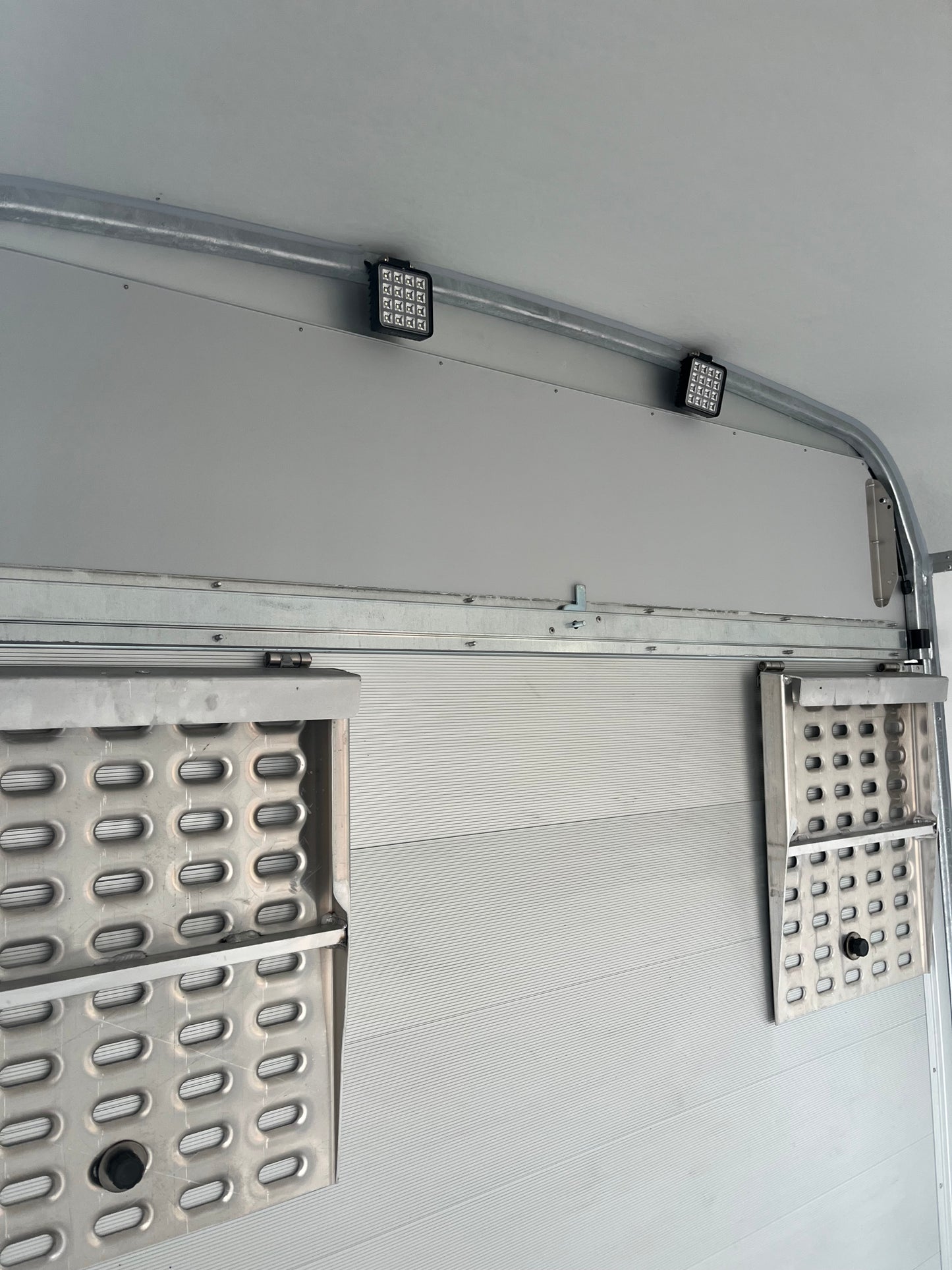 Debon C1000 Car Transporter Trailer – Heavy-Duty, Lightweight & Built to Perform