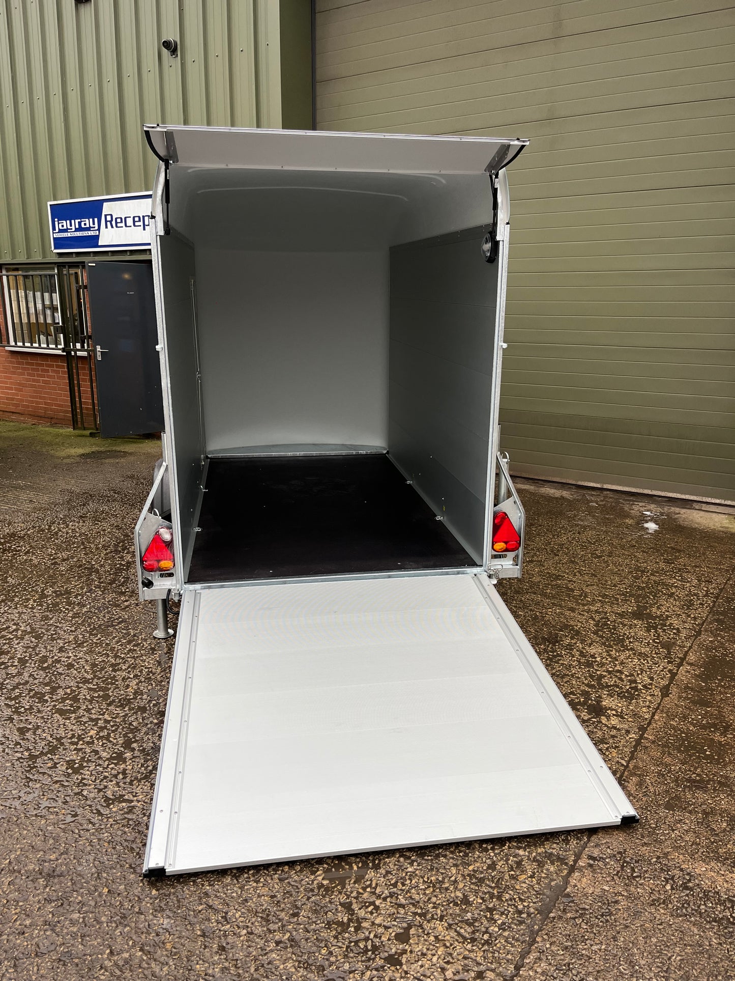 Debon C300 Box Trailer – Durable, Lightweight, and Built for Professionals
