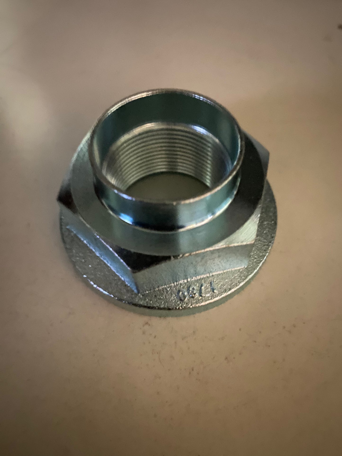 Trailer One Shot Hub Nut- horse trailers/IWT
