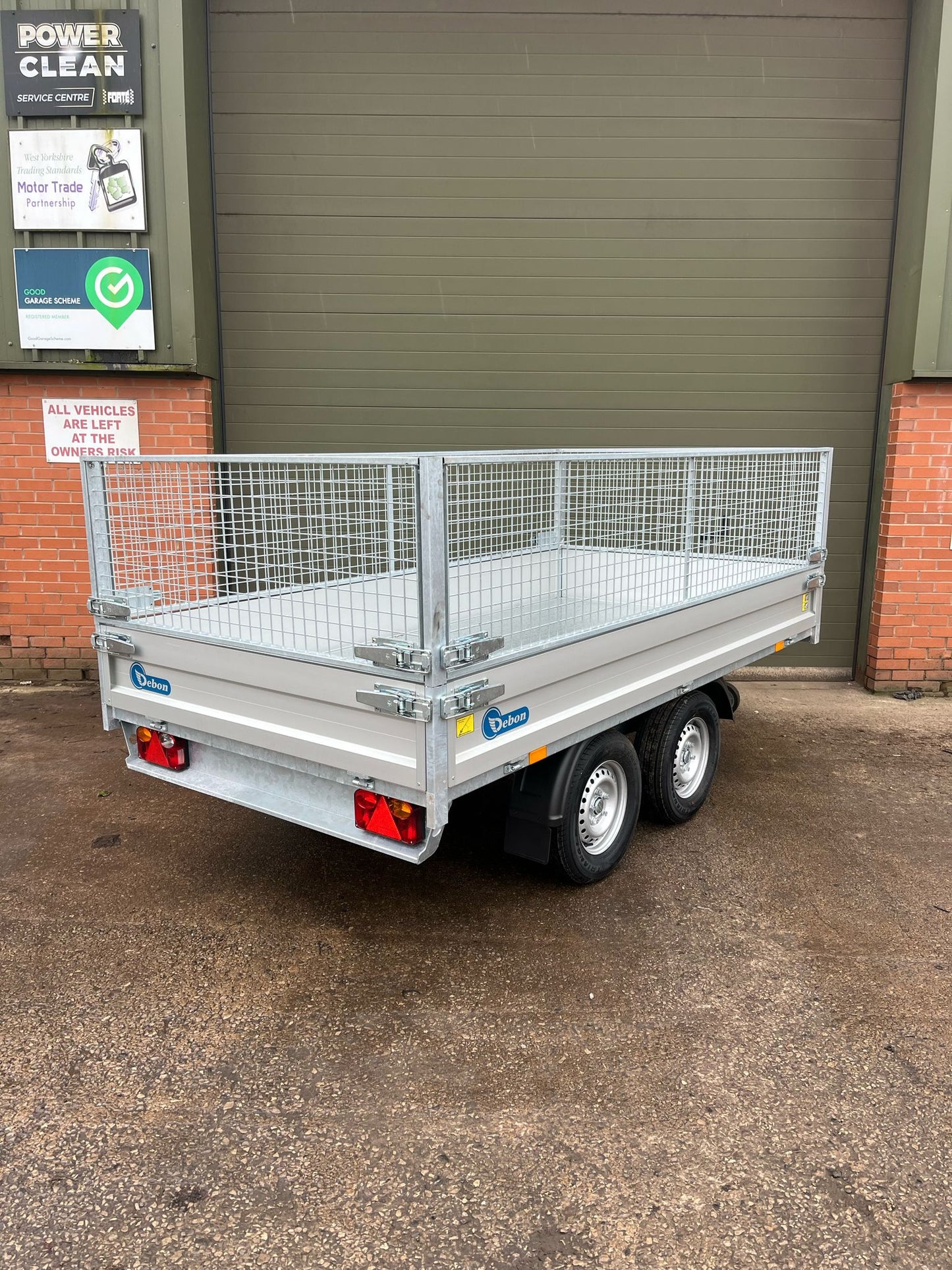 Debon PW1.2 Electric Tipper Trailer – Heavy-Duty Performance, Effortless Tipping