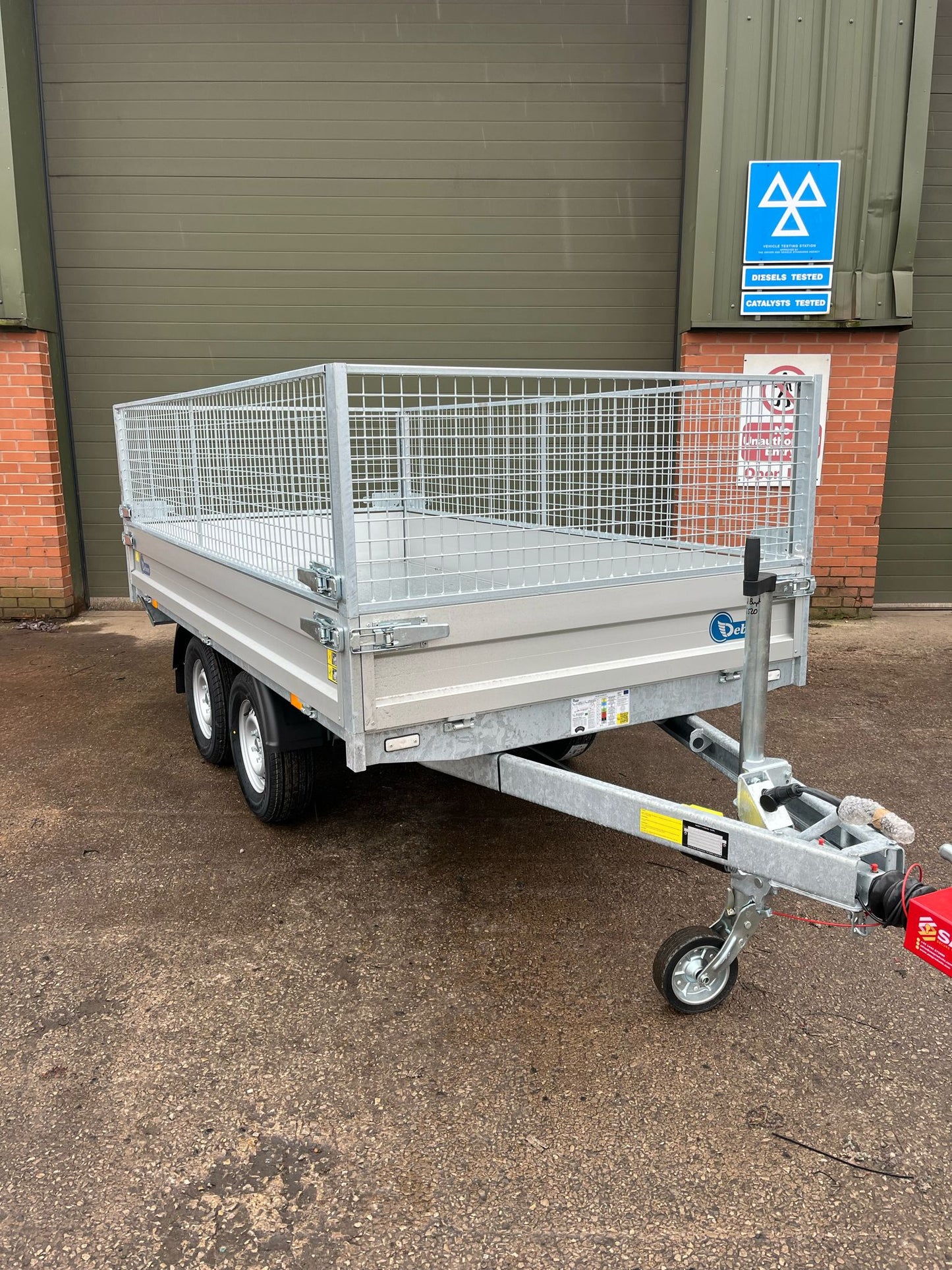 Debon PW1.2 Electric Tipper Trailer – Heavy-Duty Performance, Effortless Tipping