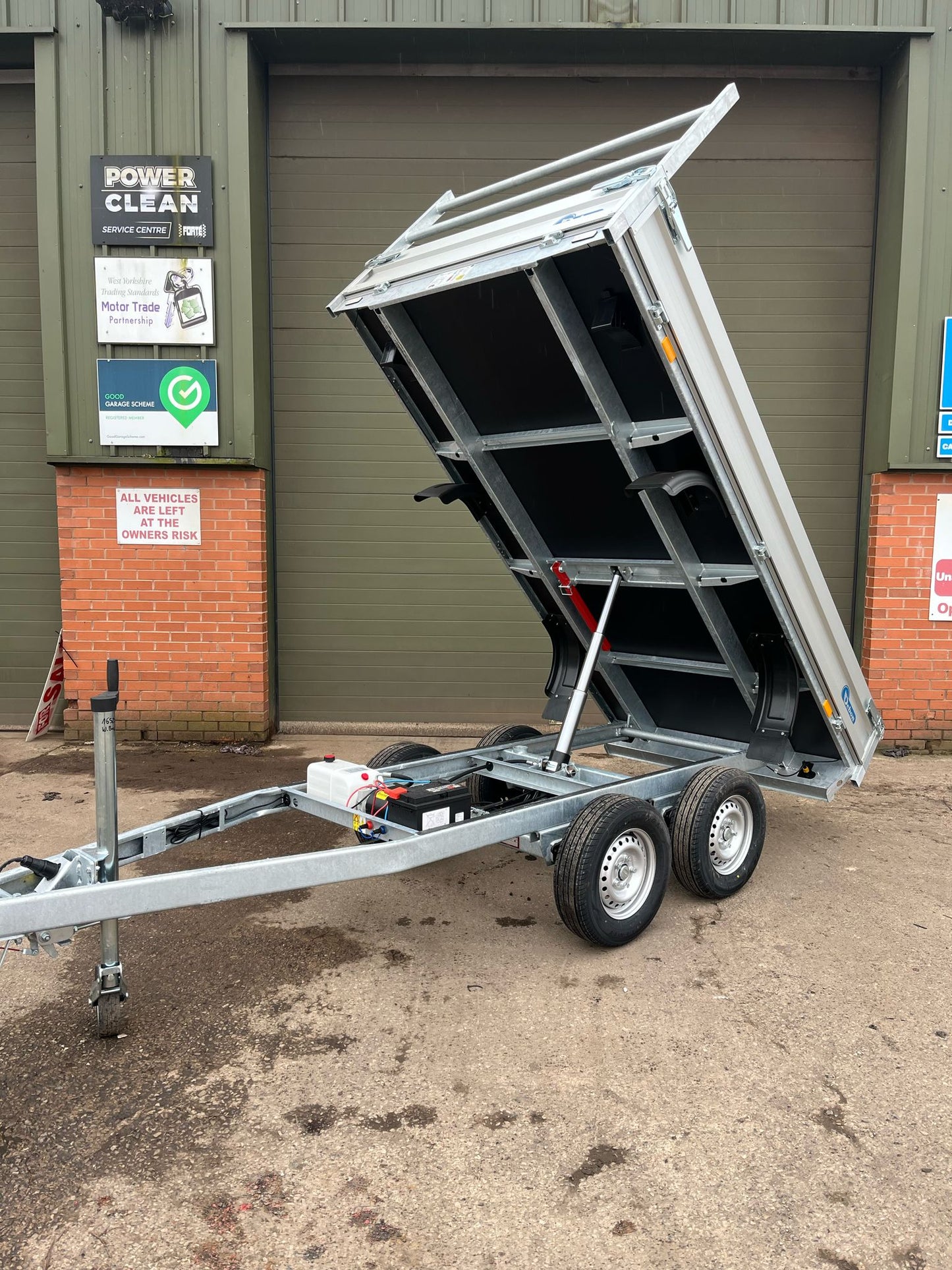 Debon PW1.2 Electric Tipper Trailer – Heavy-Duty Performance, Effortless Tipping