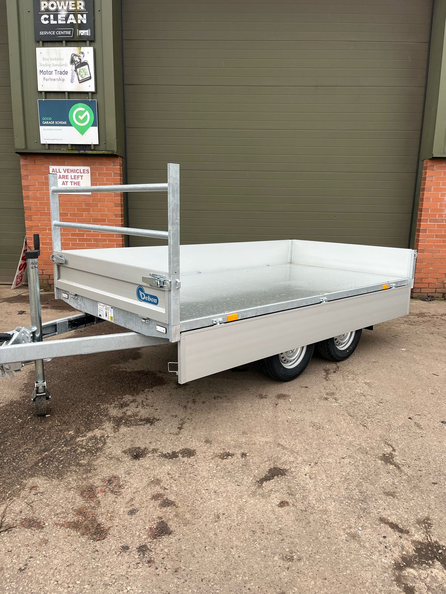 Debon PW1.2 Electric Tipper Trailer – Heavy-Duty Performance, Effortless Tipping
