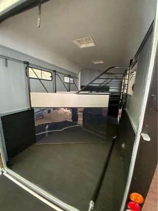 Cheval Liberté Maxi 4 – Herringbone Horse Trailer for 4 Horses