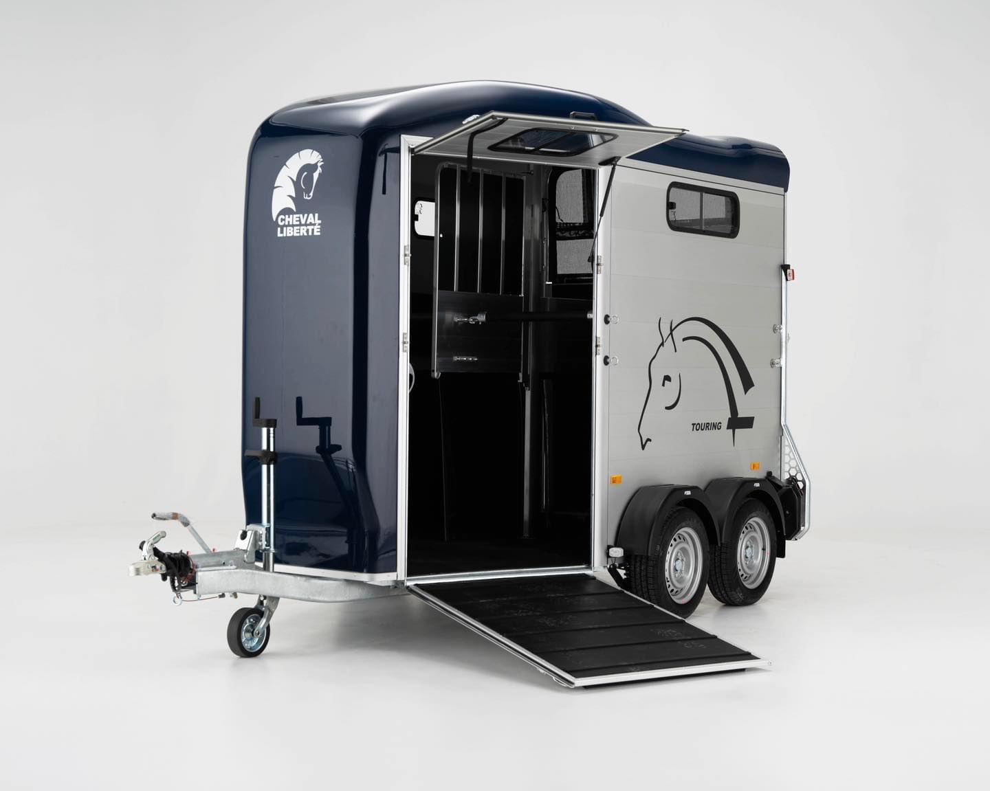 Cheval Liberté Touring Country – With fitted Tack Room, Forward Facing Horse Trailer - Limited 30th Edition
