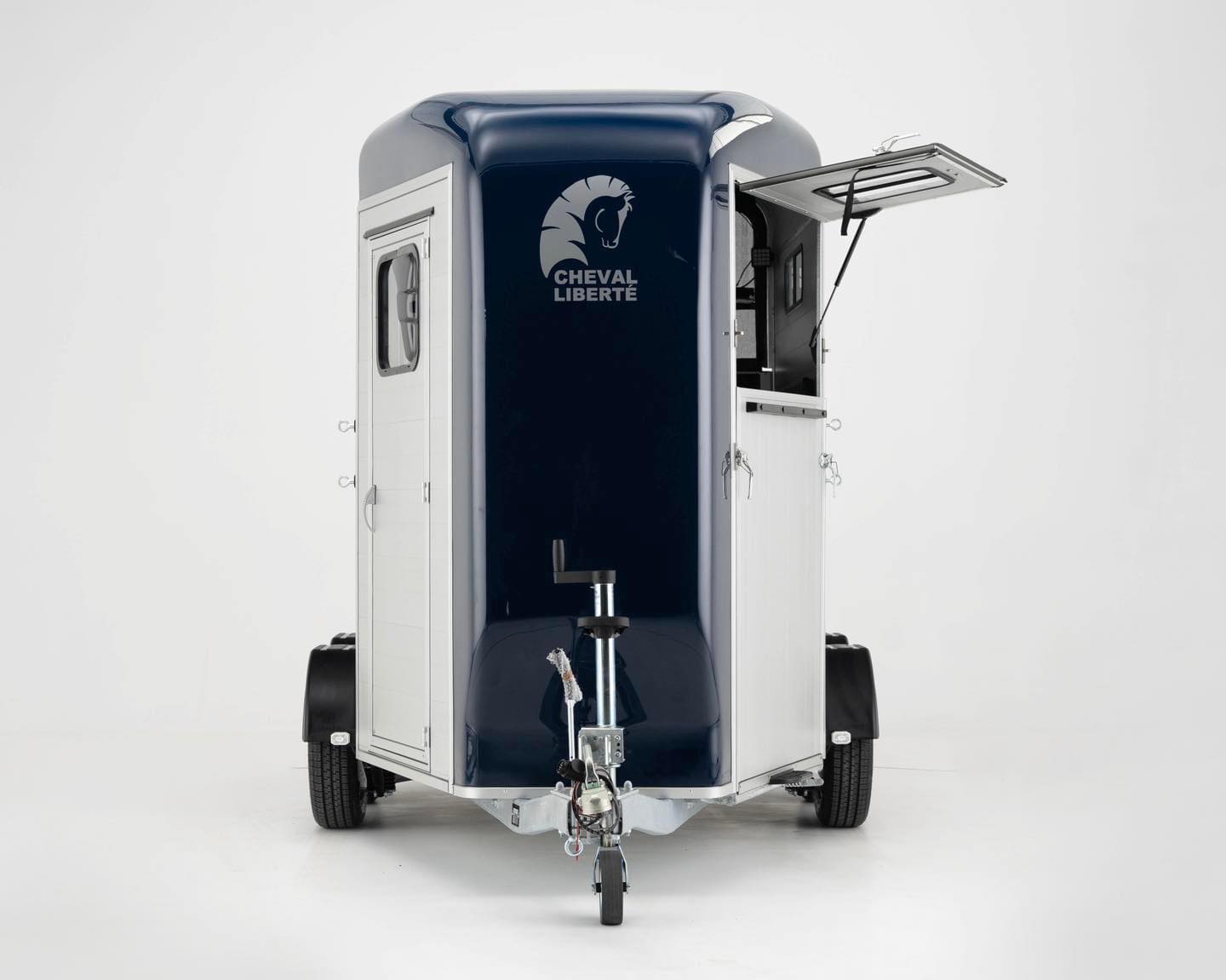 Cheval Liberté Touring Country – With fitted Tack Room, Forward Facing Horse Trailer - Limited 30th Edition