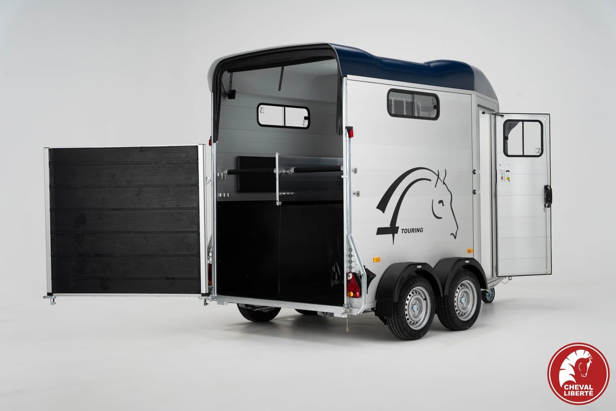 Cheval Liberté Touring Country – With fitted Tack Room, Forward Facing Horse Trailer - Limited 30th Edition