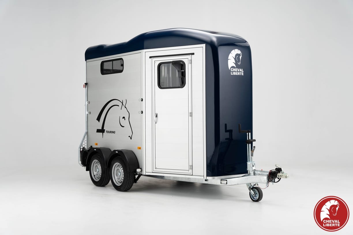 Cheval Liberté Touring Country – With fitted Tack Room, Forward Facing Horse Trailer - Limited 30th Edition