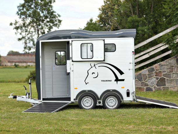 Cheval Liberté Touring Country – Double Horse Trailer with Front Ramp