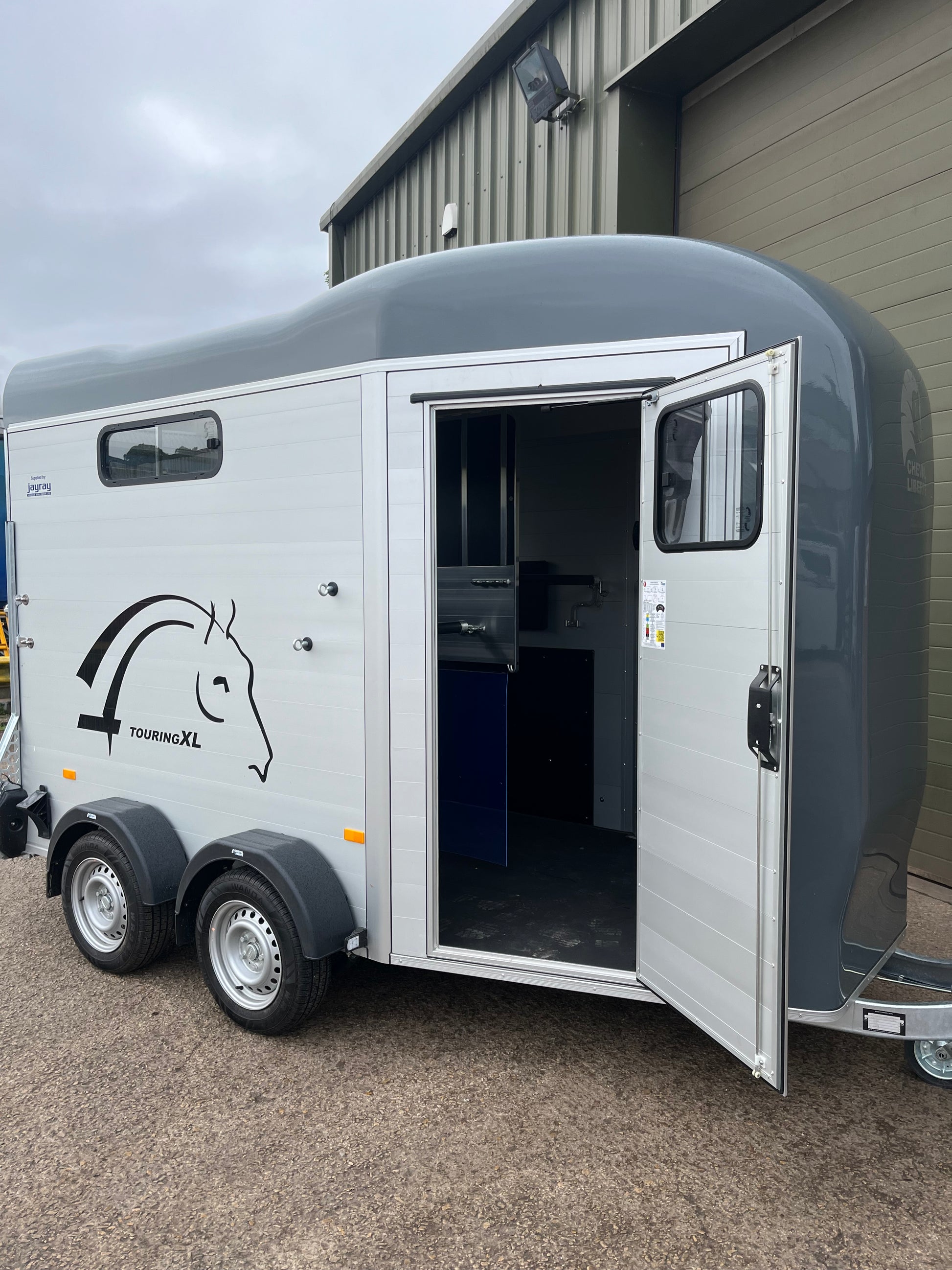 Cheval Liberté Touring XL Horse Trailer with Large Jockey Door