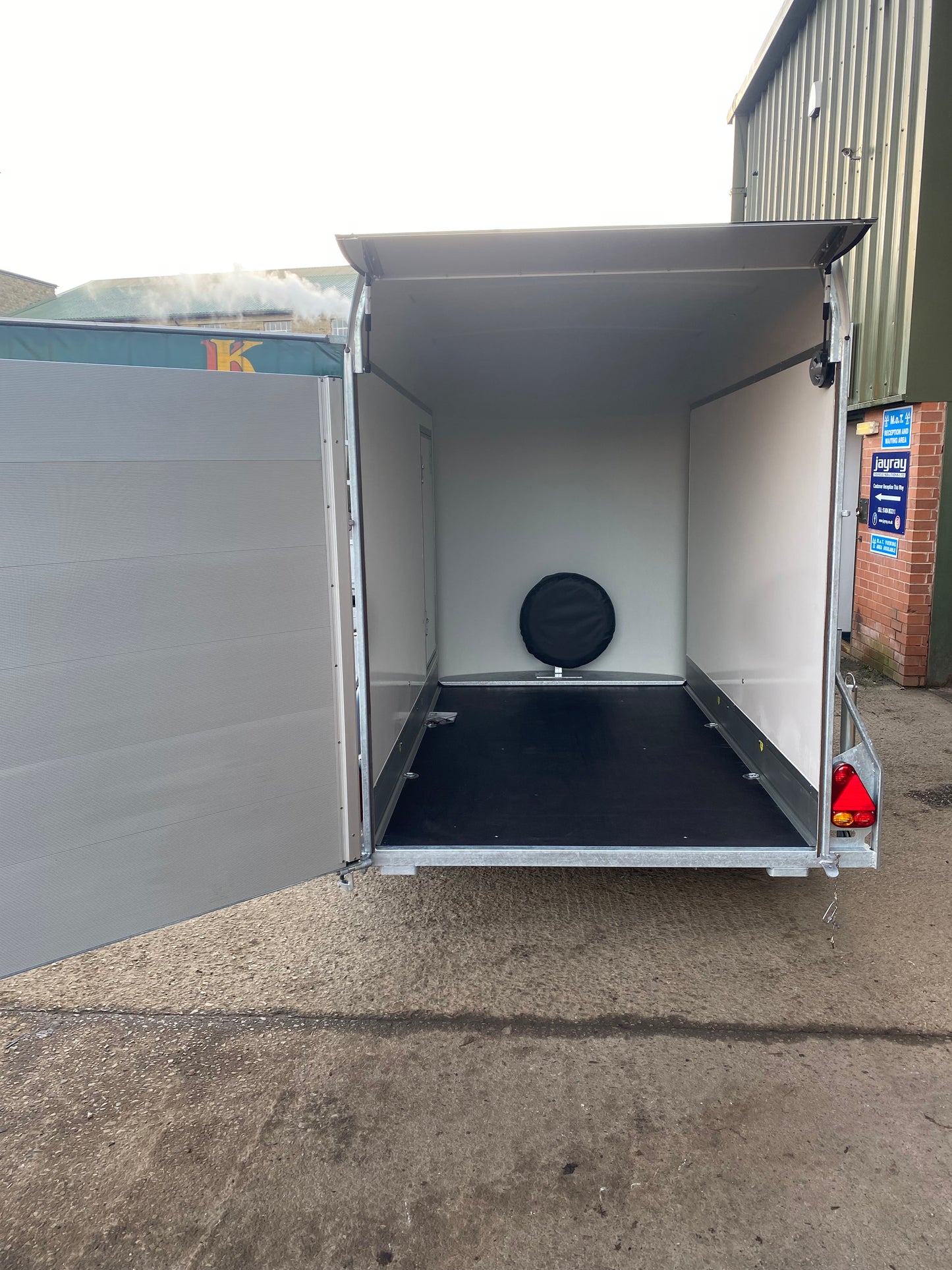 Debon C300 Box Trailer – Durable, Lightweight, and Built for Professionals