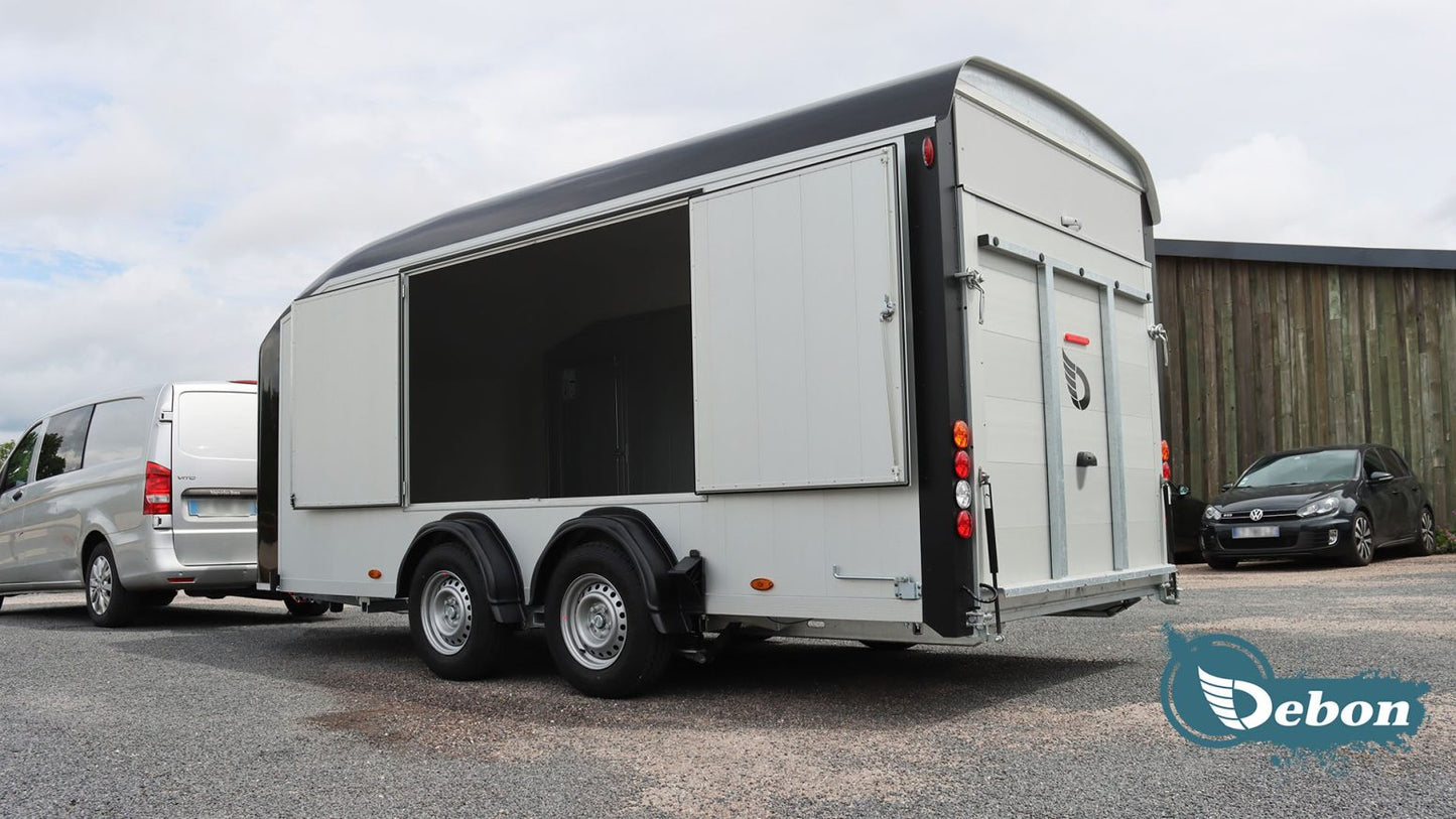 Debon C900 Box trailer