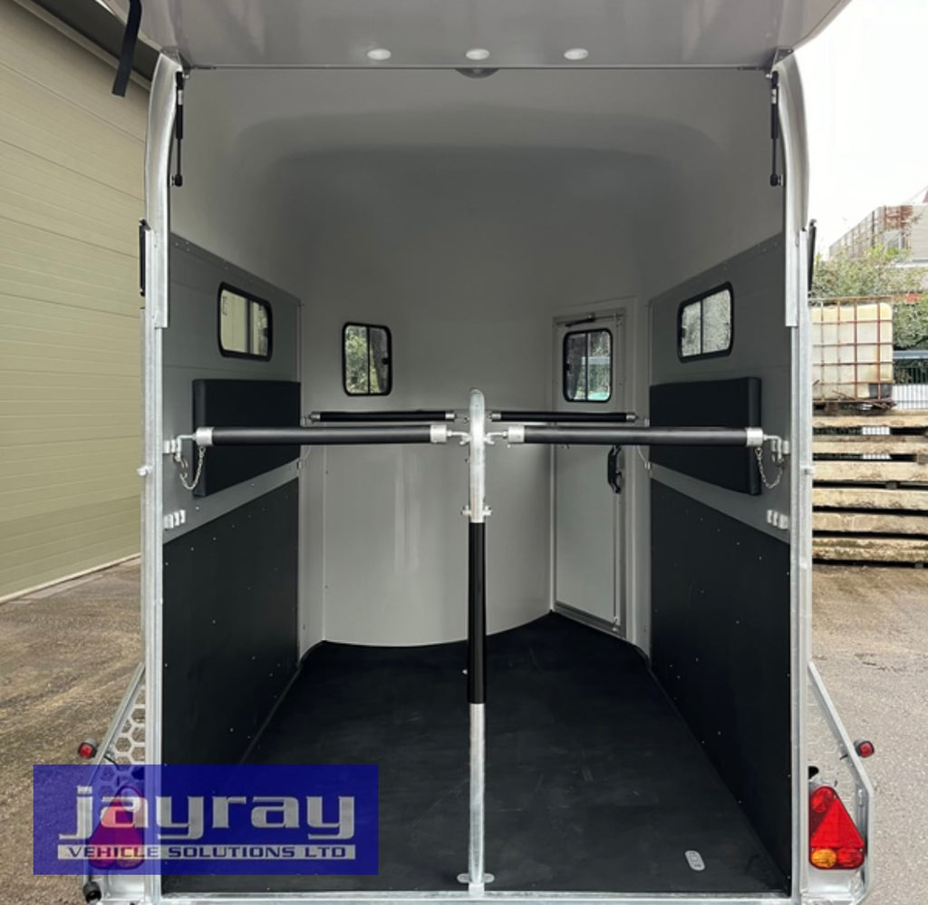 Cheval Liberté Gold Marathon Horse and Carriage trailer
