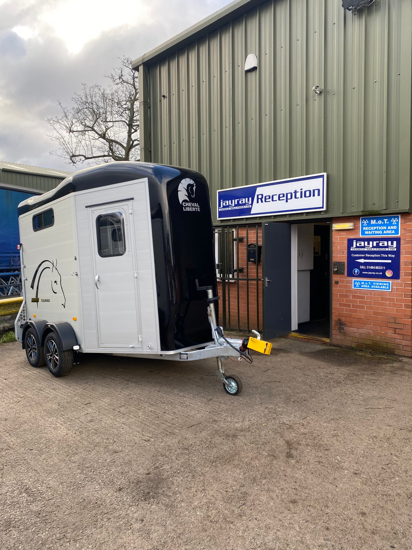 Cheval Liberté Touring Country with Built-In Tack Room