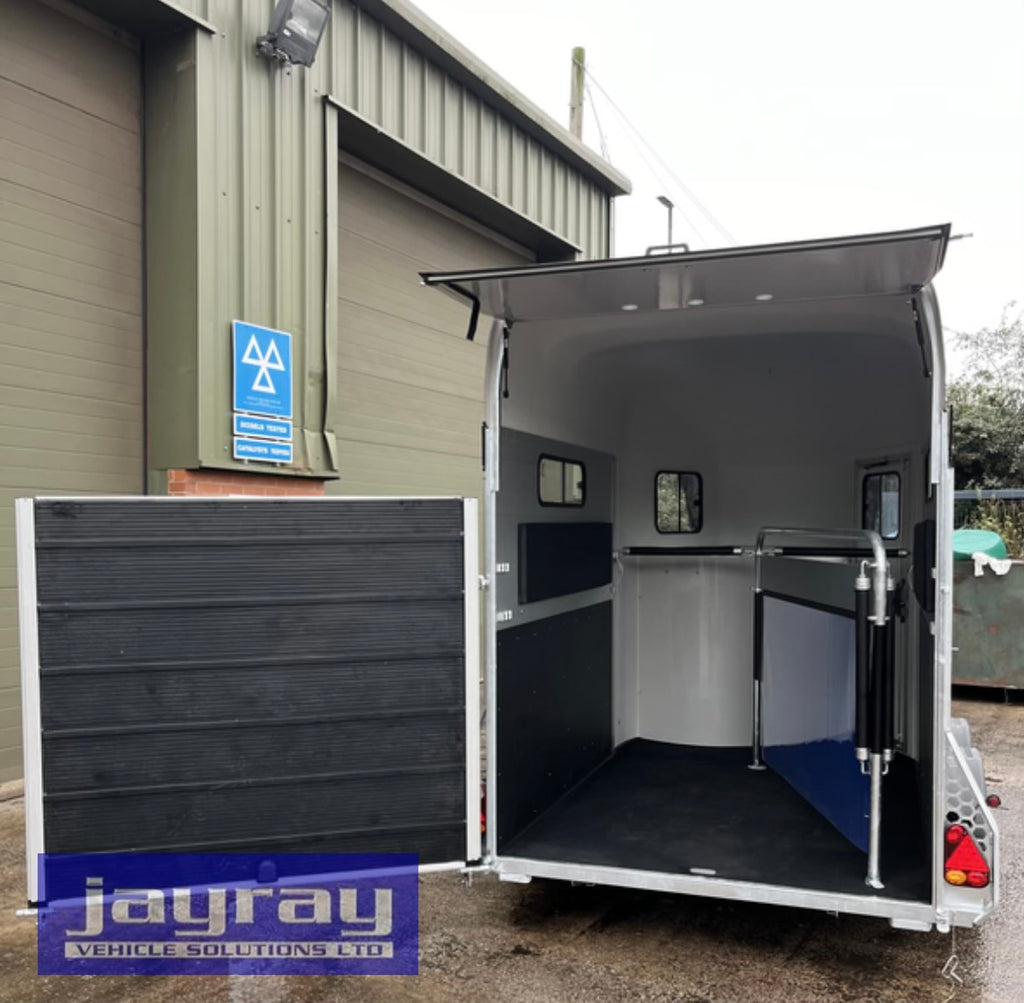Cheval Liberté Gold Marathon Horse and Carriage trailer