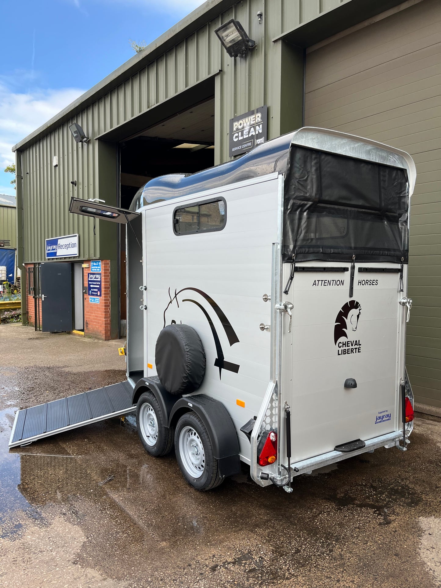 Cheval Liberté Touring One