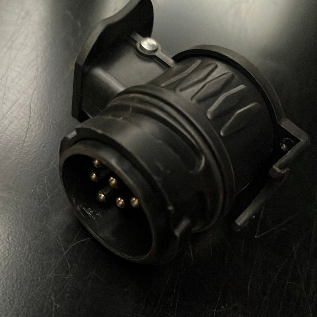 13 to 7 pin trailer adapter
