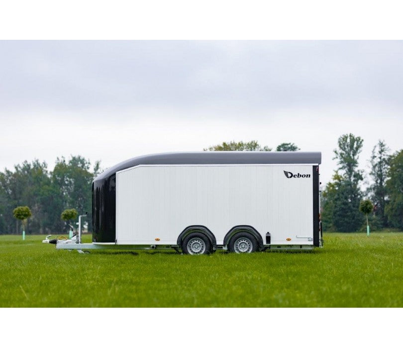Side View on Debon C800 enclosed trailer