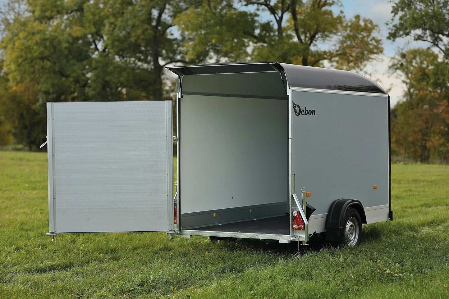 Debon C300 Box Trailer – Durable, Lightweight, and Built for Professionals