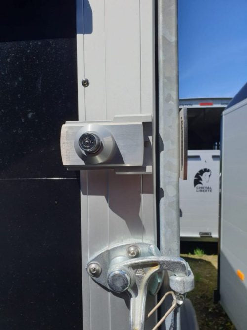 Debon Box Trailer rear door lock