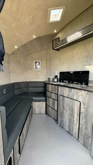Cheval Liberté Maxi 3 Living - Iconic. Premium 3 horse trailer with luxury for overnight stays.