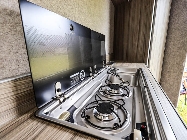 Cheval Liberté Maxi 3 Living - Iconic. Premium 3 horse trailer with luxury for overnight stays.