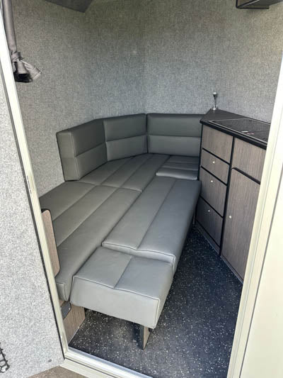 Cheval Liberté Maxi 3 Living - Iconic. Premium 3 horse trailer with luxury for overnight stays.