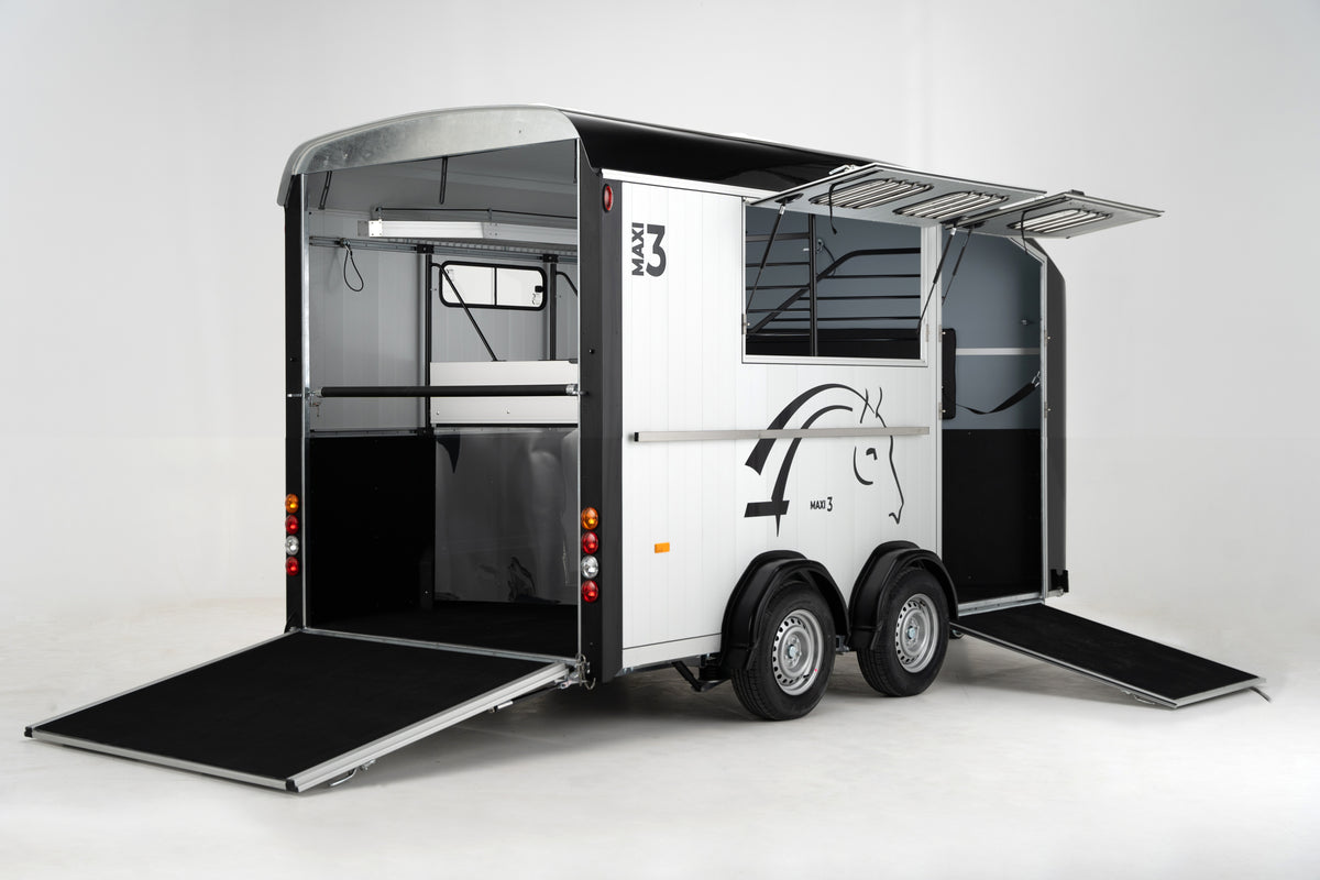Cheval Liberté Maxi 3 – Herringbone Horse Trailer for Three Horses