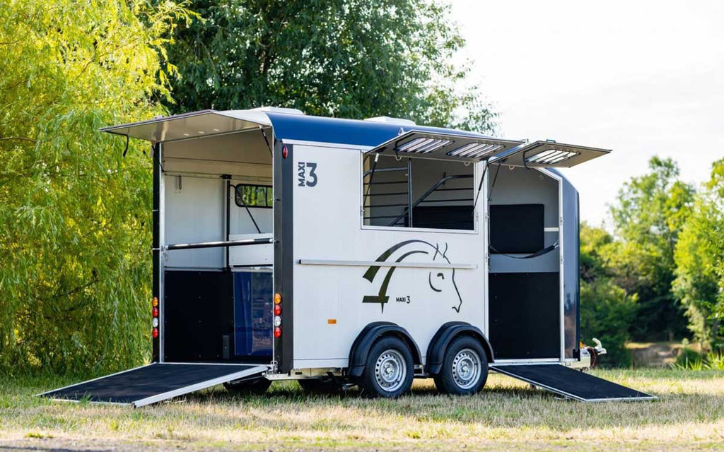 Cheval Liberté Maxi 3 – Herringbone Horse Trailer for Three Horses