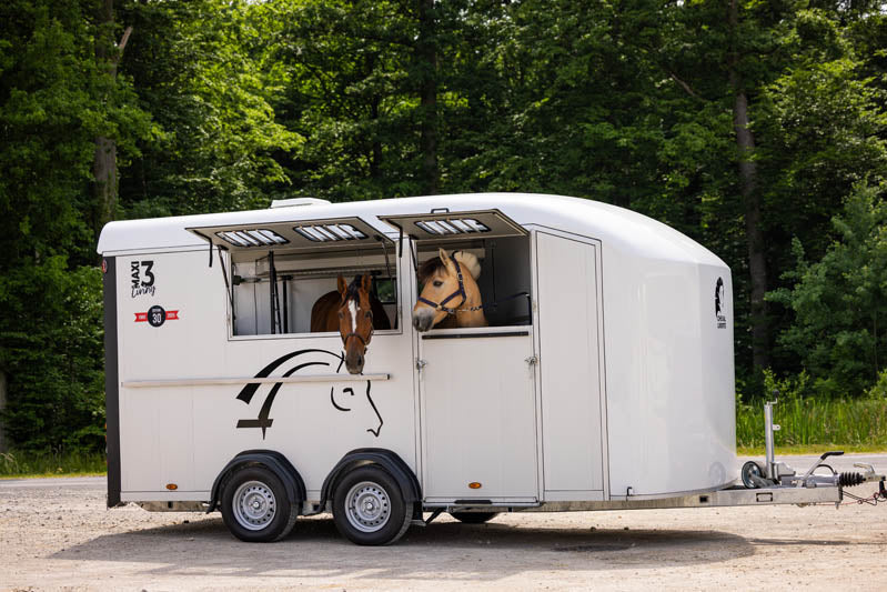 Cheval Liberté Maxi 3 Living - Iconic. Premium 3 horse trailer with luxury for overnight stays.