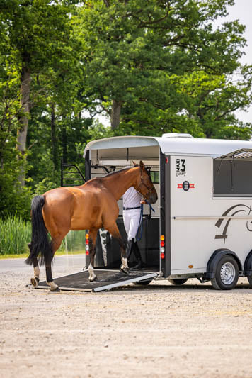 Cheval Liberté Maxi 3 Living - Iconic. Premium 3 horse trailer with luxury for overnight stays.