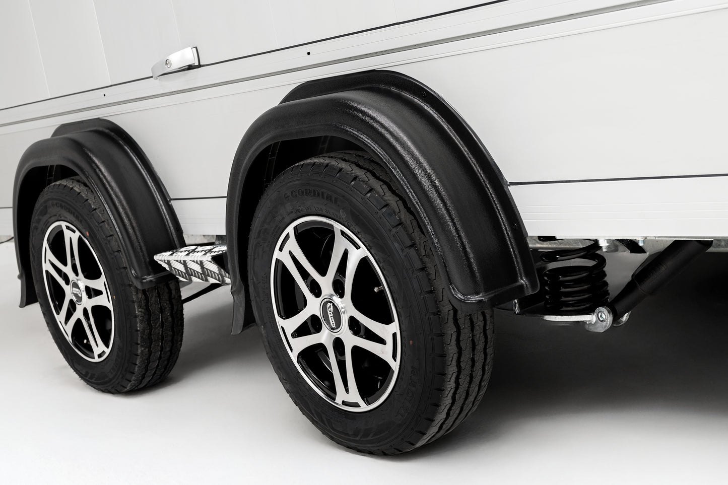 diamond cut alloy wheels fitted to the Debon C2000