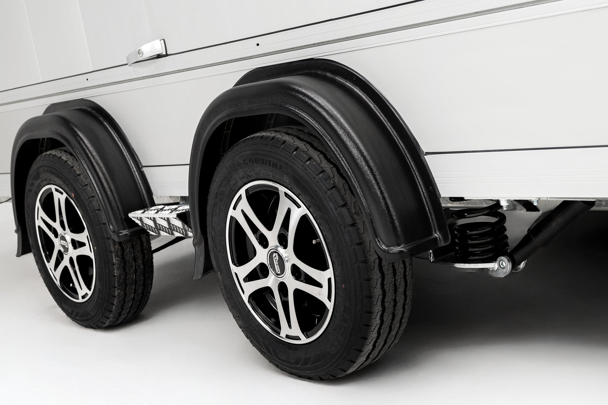 diamond cut alloy wheels fitted to the Debon C2000