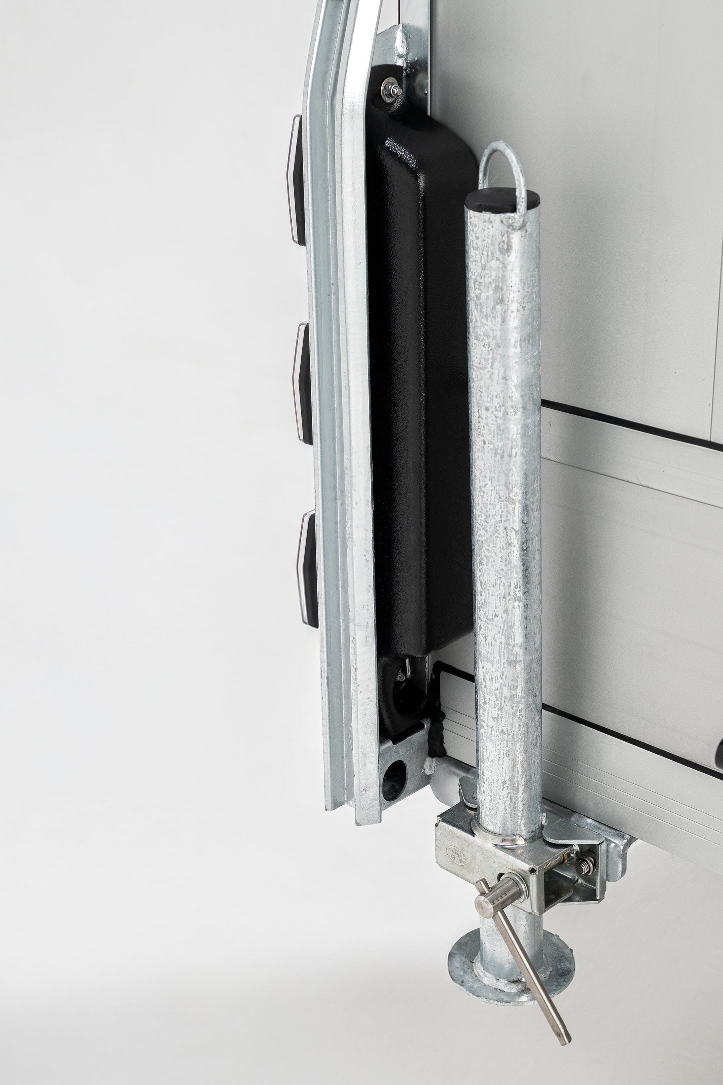 Debon C2000 Enclosed Car Transporter