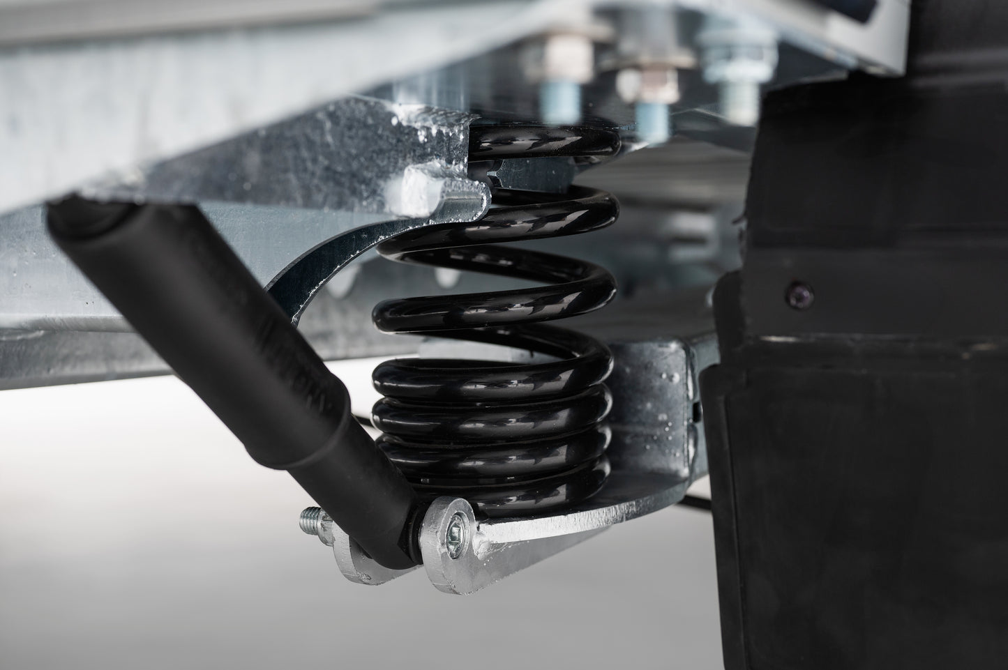 Pullman2 suspension fitted to the Debon C2000 car transporter