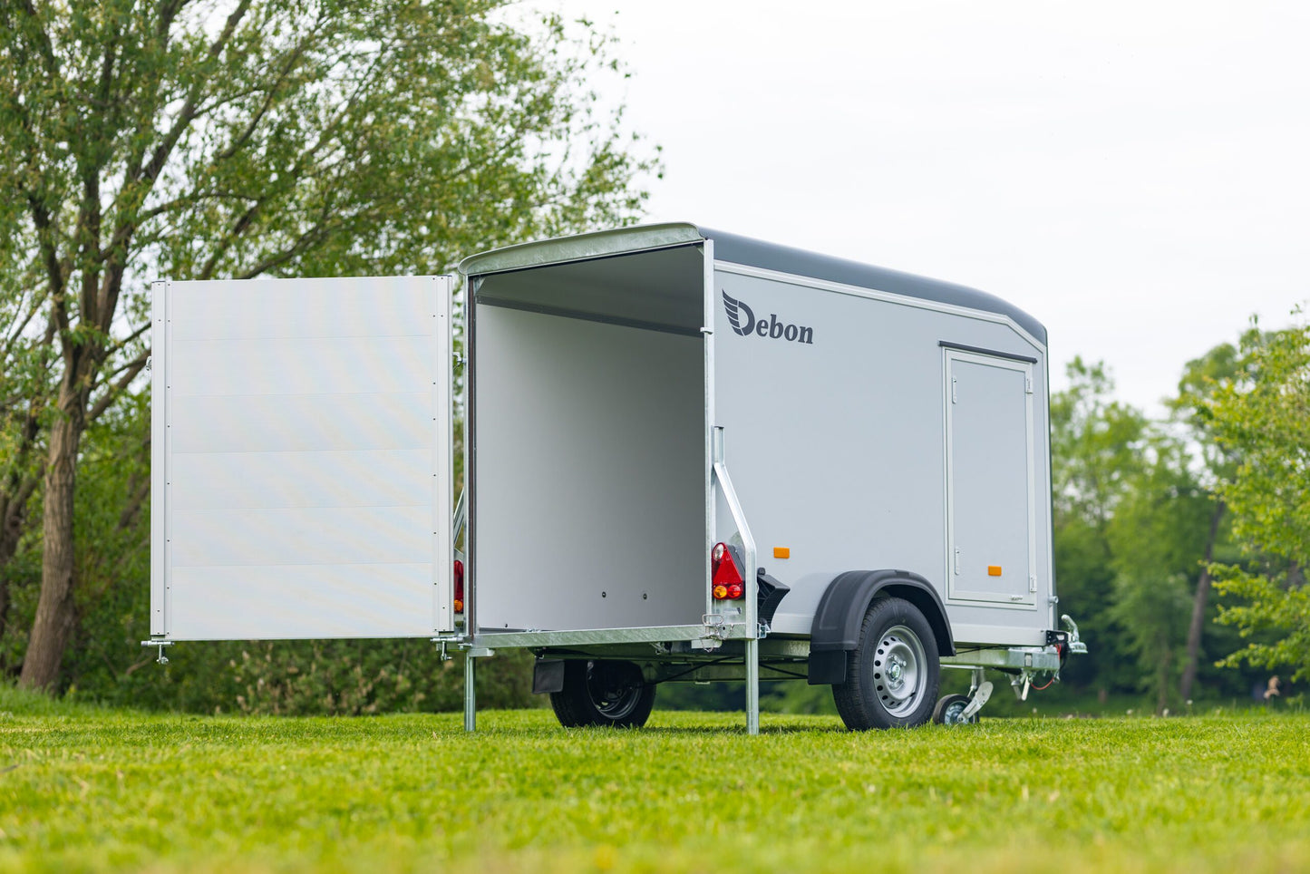 Debon C255 Box Trailer