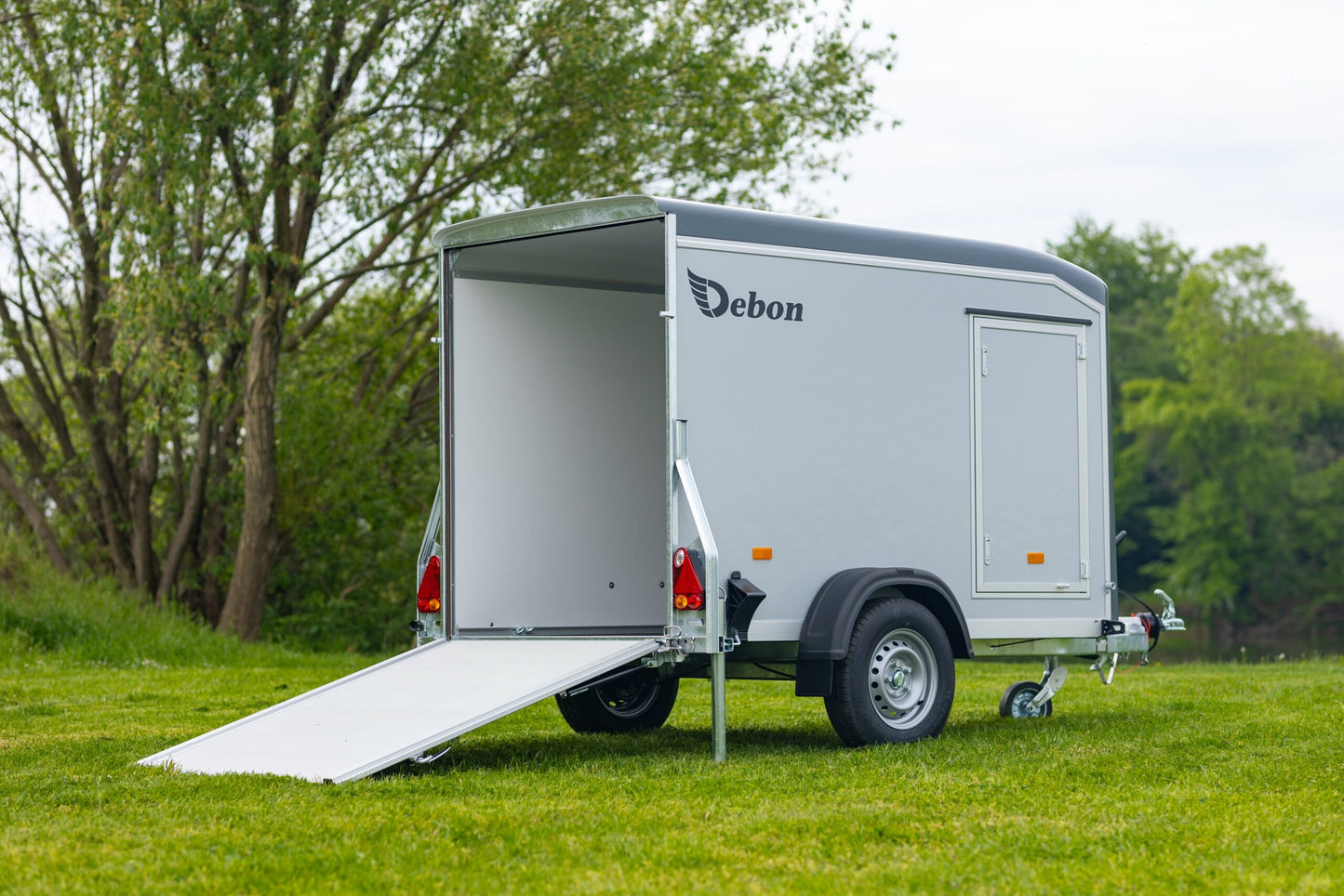 Debon C255 Box Trailer