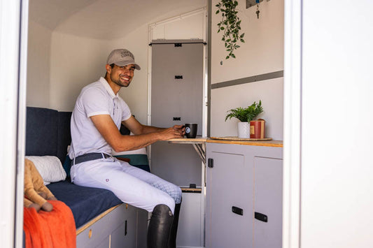 Cheval Liberté MAXI Living Signature – Factory-Fitted Horse Trailer with Living, Pullman 2 Suspension