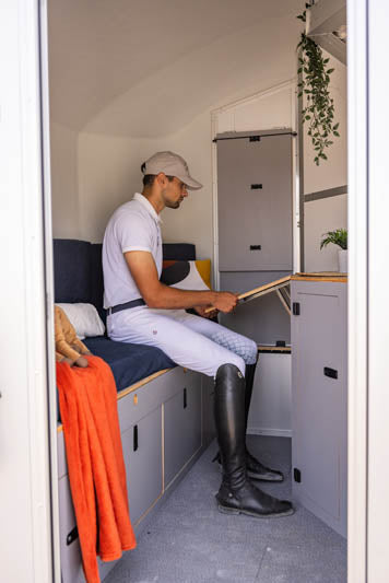 Cheval Liberté Maxi 3 Living Signature – Factory-Fitted Horse Trailer with Living, Pullman 2 Suspension