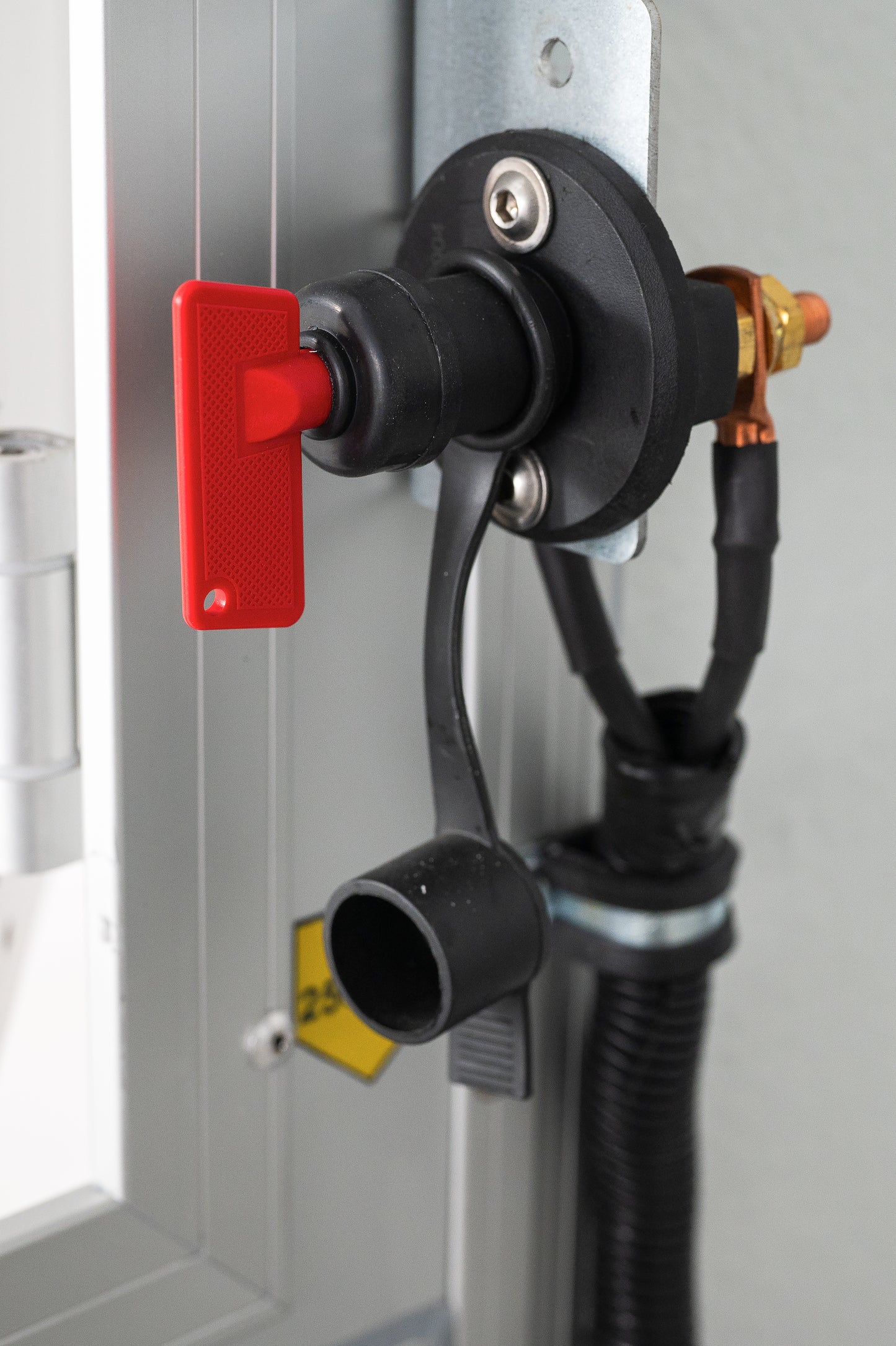 Debon C2000 Enclosed Car Transporter